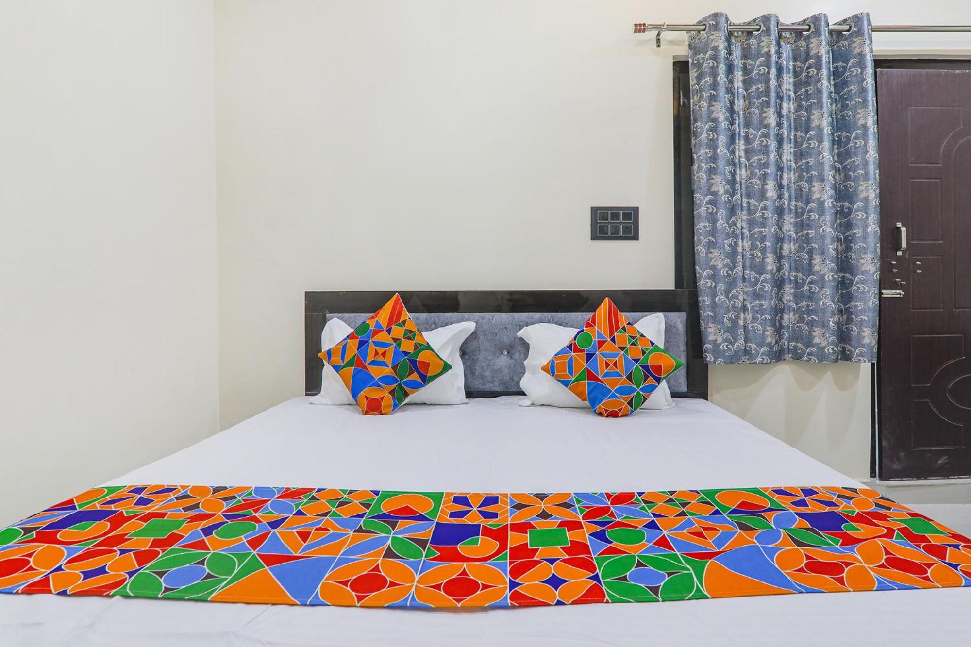 Fabexpress Awadh Inn - 400M From Shri Ram Janam Bhumi Ayodhya エクステリア 写真