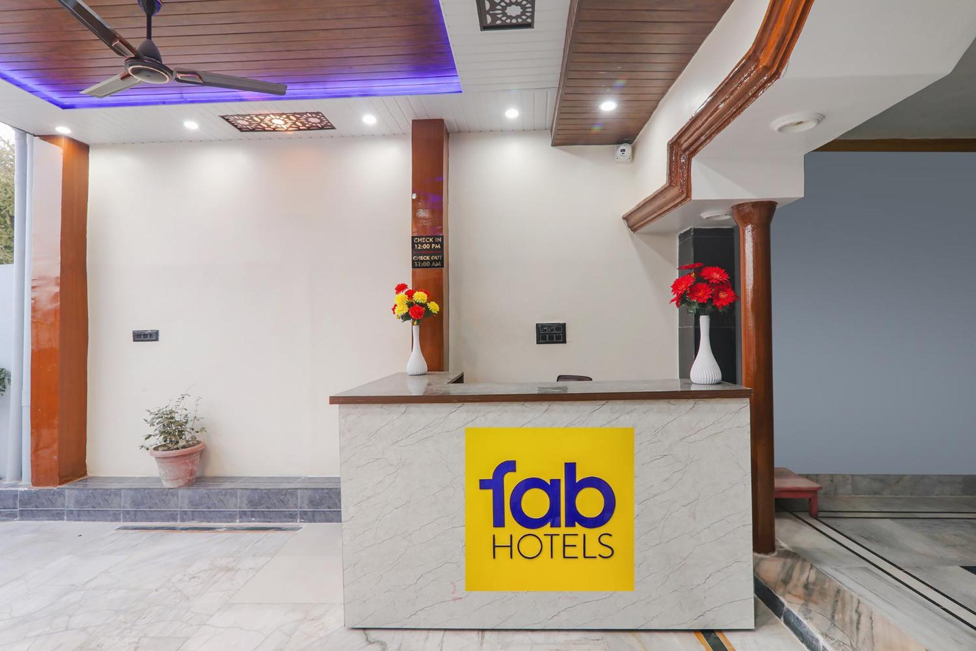 Fabexpress Awadh Inn - 400M From Shri Ram Janam Bhumi Ayodhya エクステリア 写真