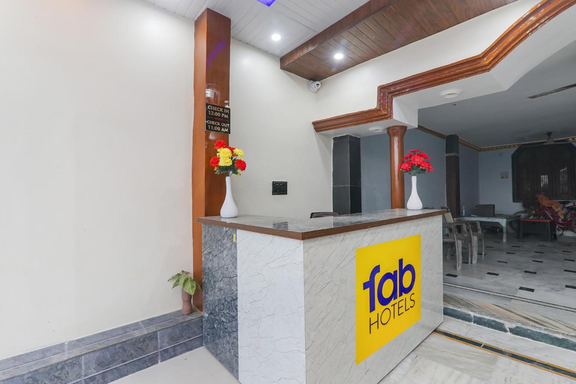 Fabexpress Awadh Inn - 400M From Shri Ram Janam Bhumi Ayodhya エクステリア 写真